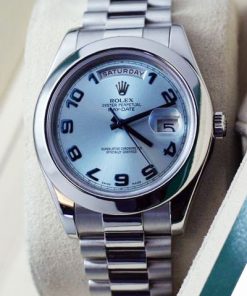 Replica horloge Rolex Day-Date 13/3 (41mm) Platinum Ice Blue Arabic Dial 228206 (President band) Automatic