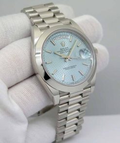 Replica horloge Rolex Day-Date 13/2 (40mm) Platinum Ice Blue Dial 228206 (President band) Automatic
