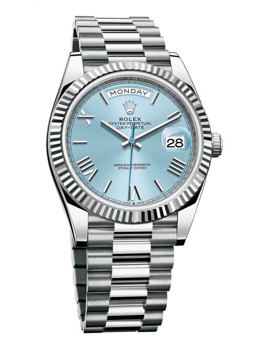 Replica horloge Rolex Day-Date 13/3 (40mm) Platinum Ice Blue  228236 Gekartelde Bezel (President band) Automatic